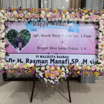 Karangan Bunga Papan Pernikahan Palangkaraya